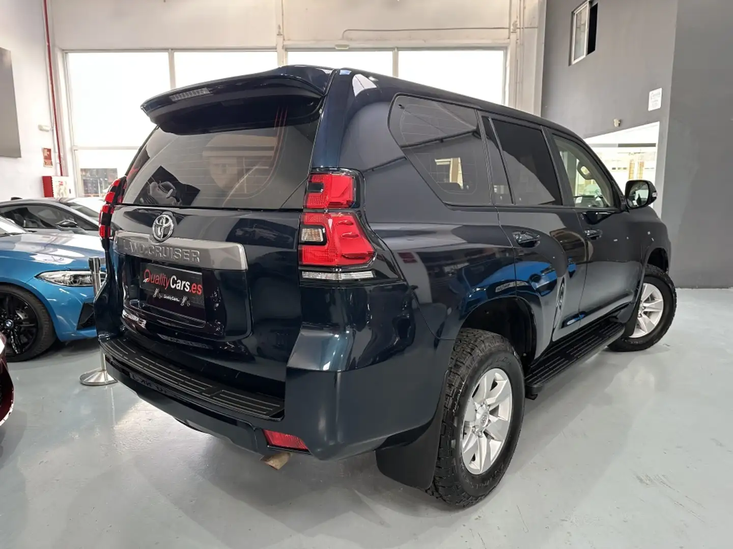 Toyota Land Cruiser D-4D VX Aut. Azul - 2