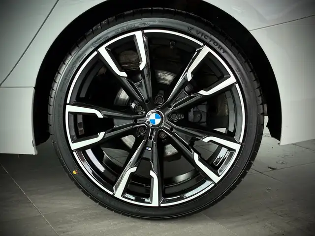 BMW 2 Series view 8