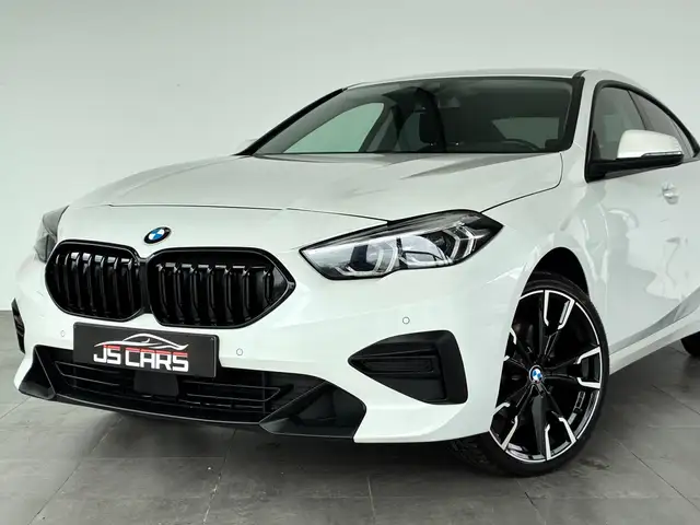 BMW 2 Series view 2