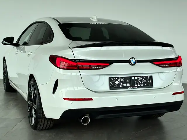 BMW 2 Series view 10