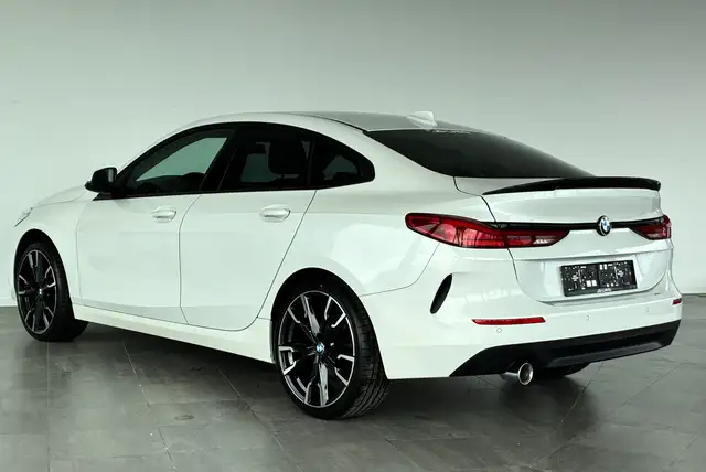 BMW 2 Series view 9