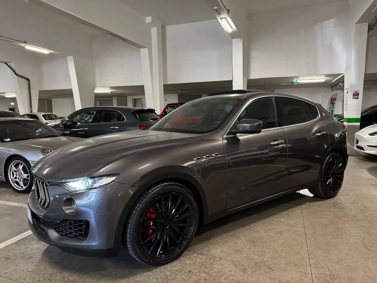 Maserati Levante 3.0 V6 430cv#my19#TETTOAPRIBILE#PELLE#FATTURABILE Gris - 2