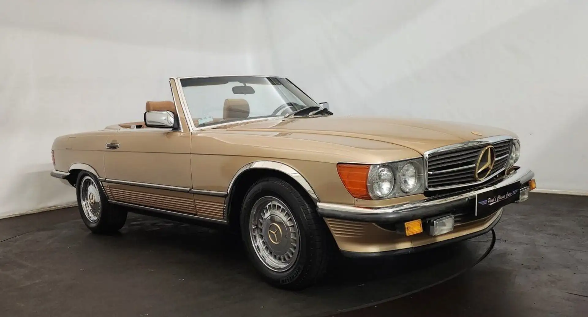 Mercedes-Benz 560 SL - 1