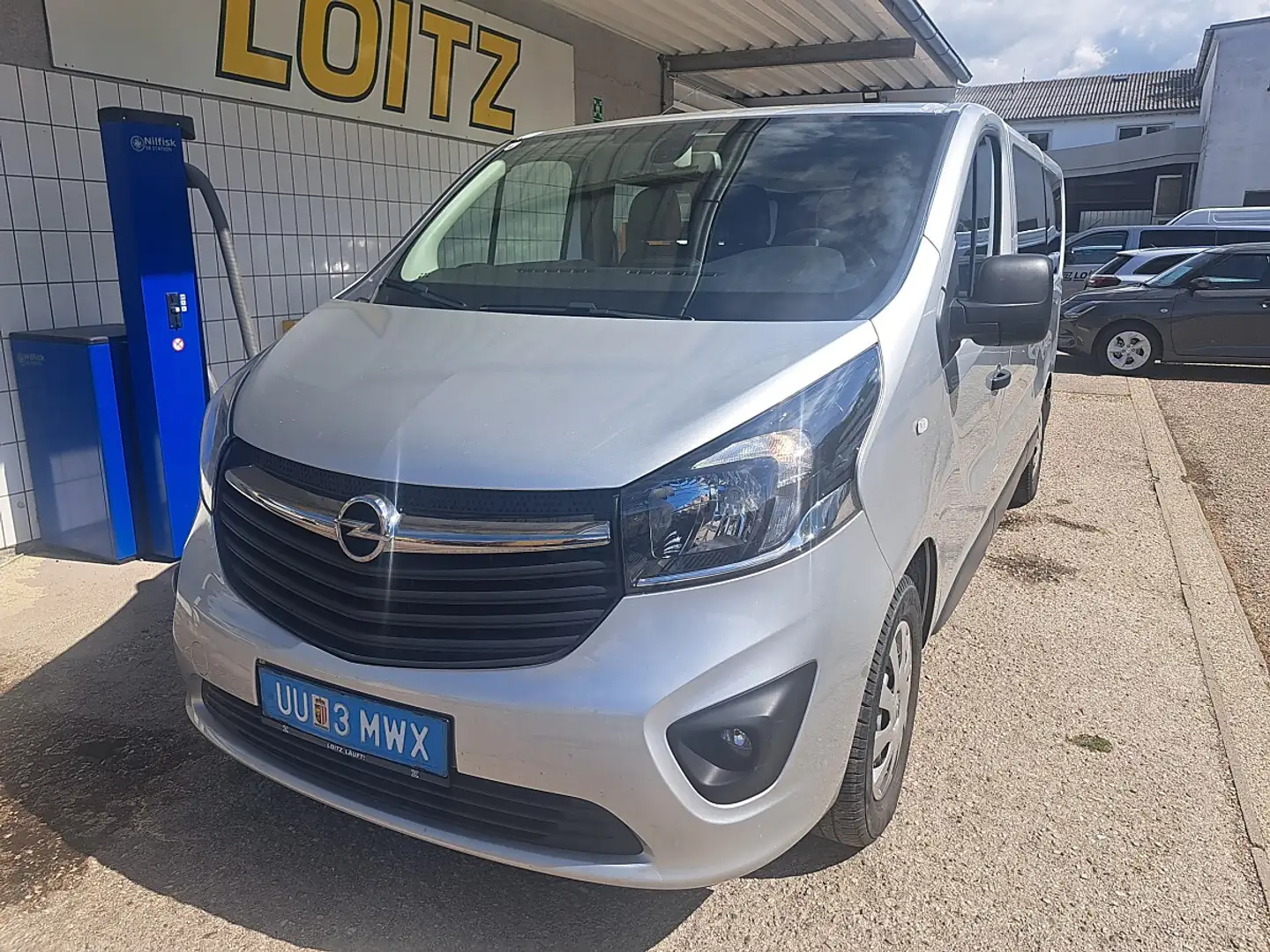 Opel Vivaro Combi L2H1 1,6 BiTurbo CDTI ecoflex 2,9t Start/... Silber - 2