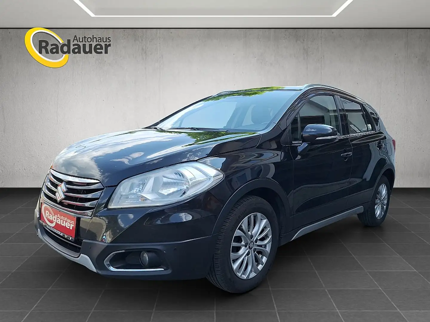 Suzuki SX4 S-Cross 1,6 DDiS Allgrip shine TCSS Aut. Schwarz - 1