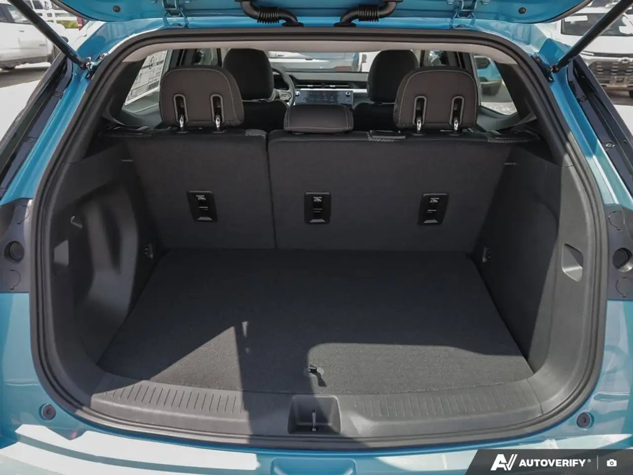 Chevrolet Bolt снимка Chevrolet Bolt