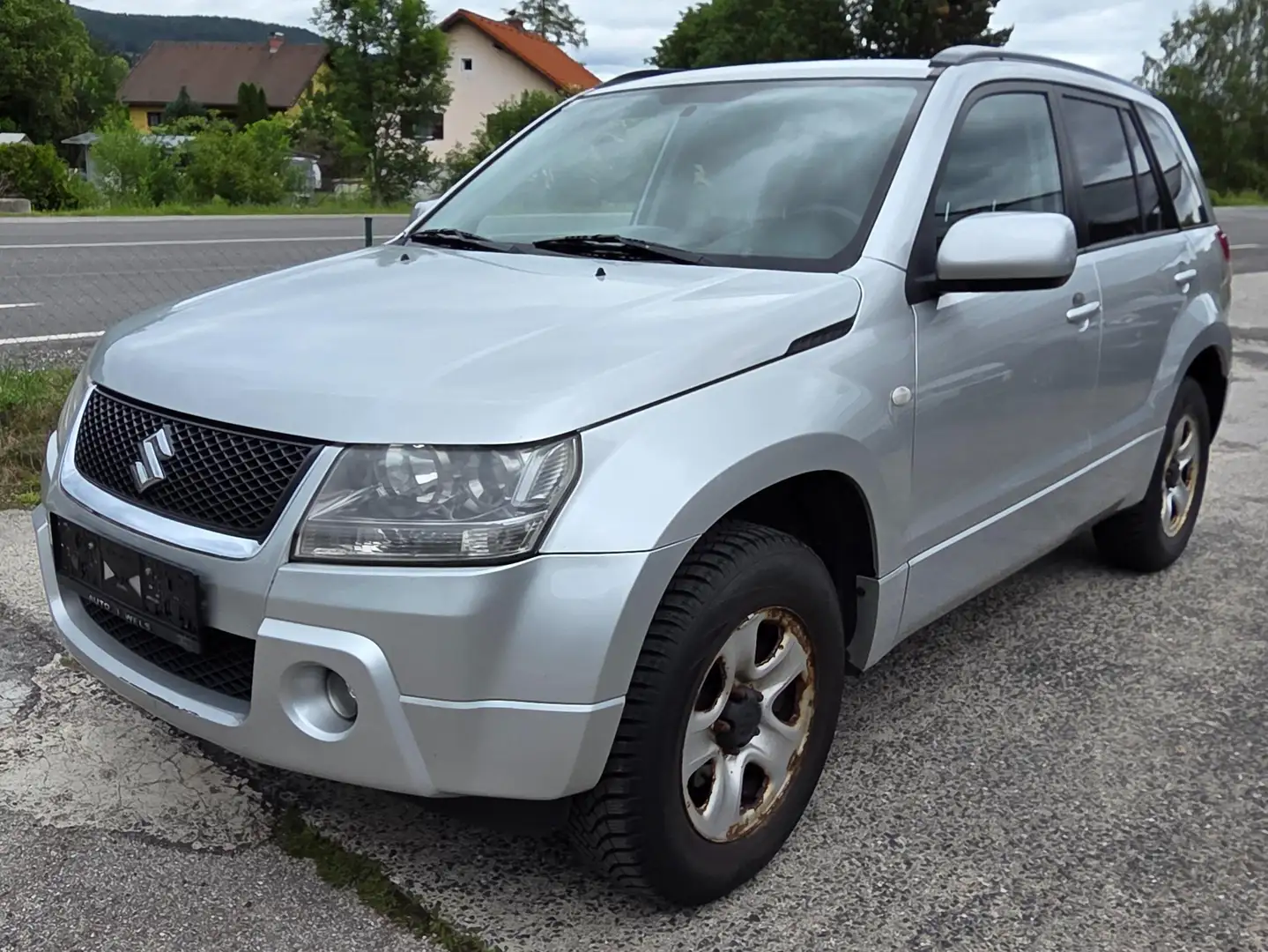 Suzuki Grand Vitara Grand Vitara 2,0 DOHC special+ special+ Silber - 1