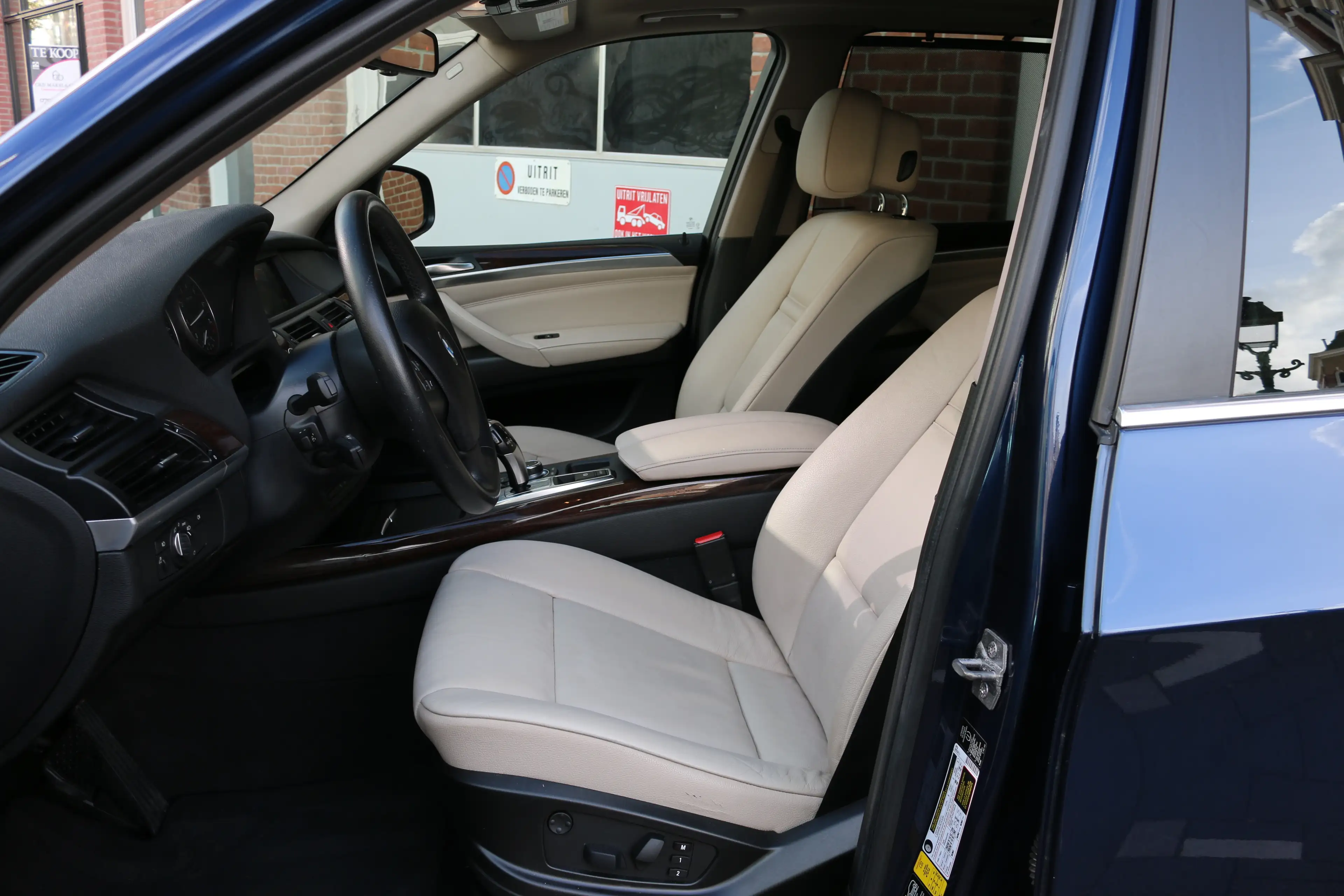 BMW X5 xDrive35i High Executive — photo 11