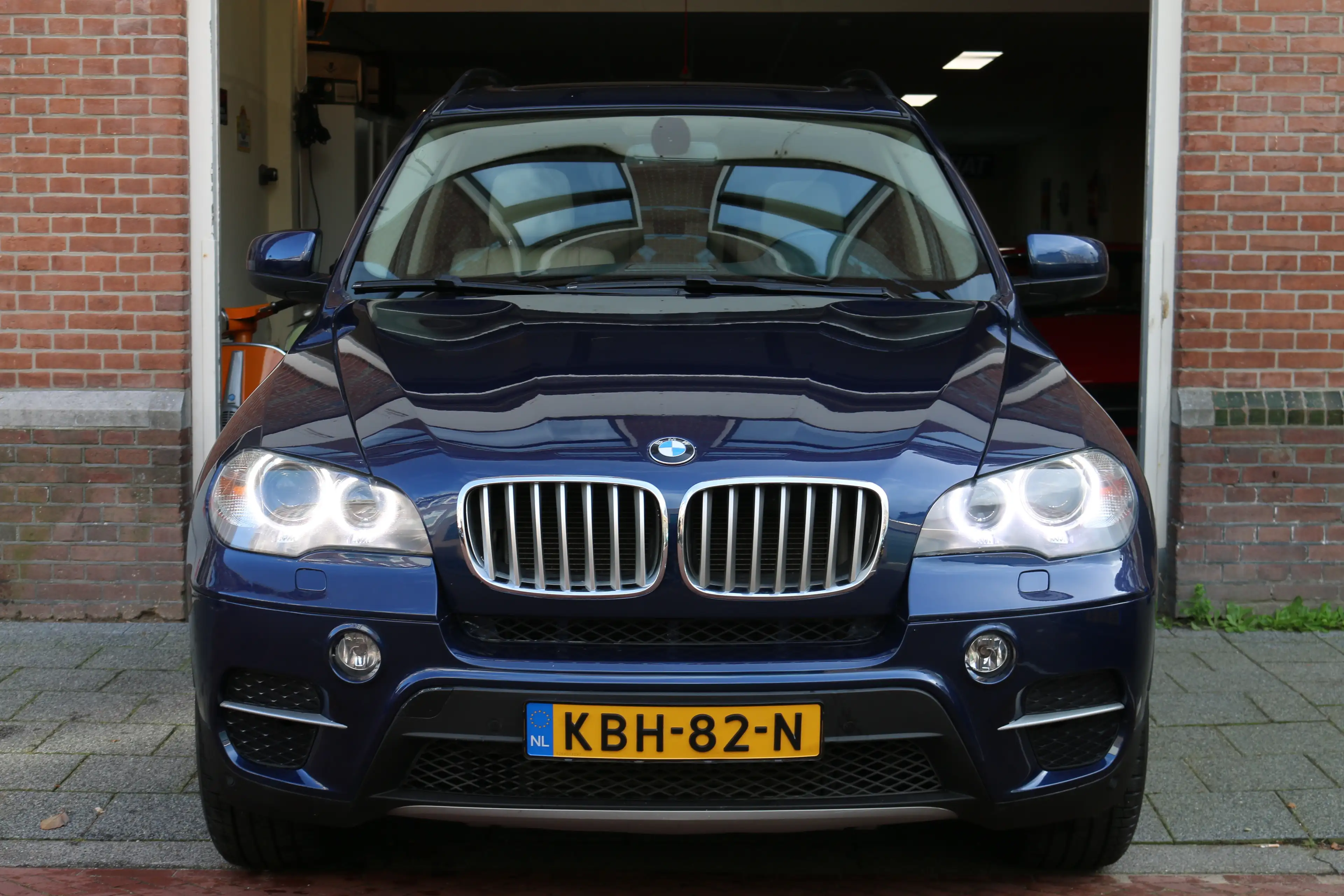 BMW X5 xDrive35i High Executive — photo 10