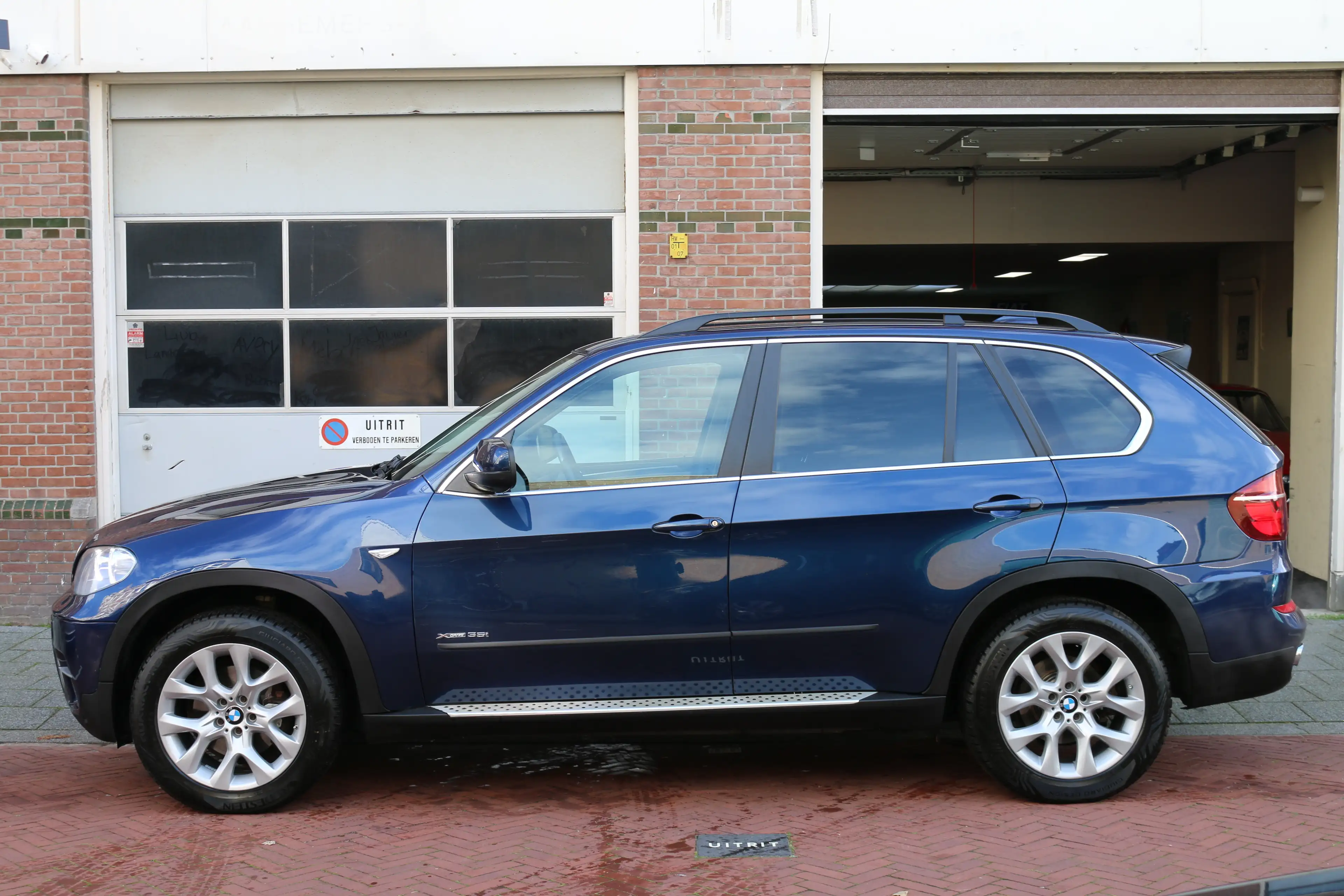 BMW X5 xDrive35i High Executive — photo 4