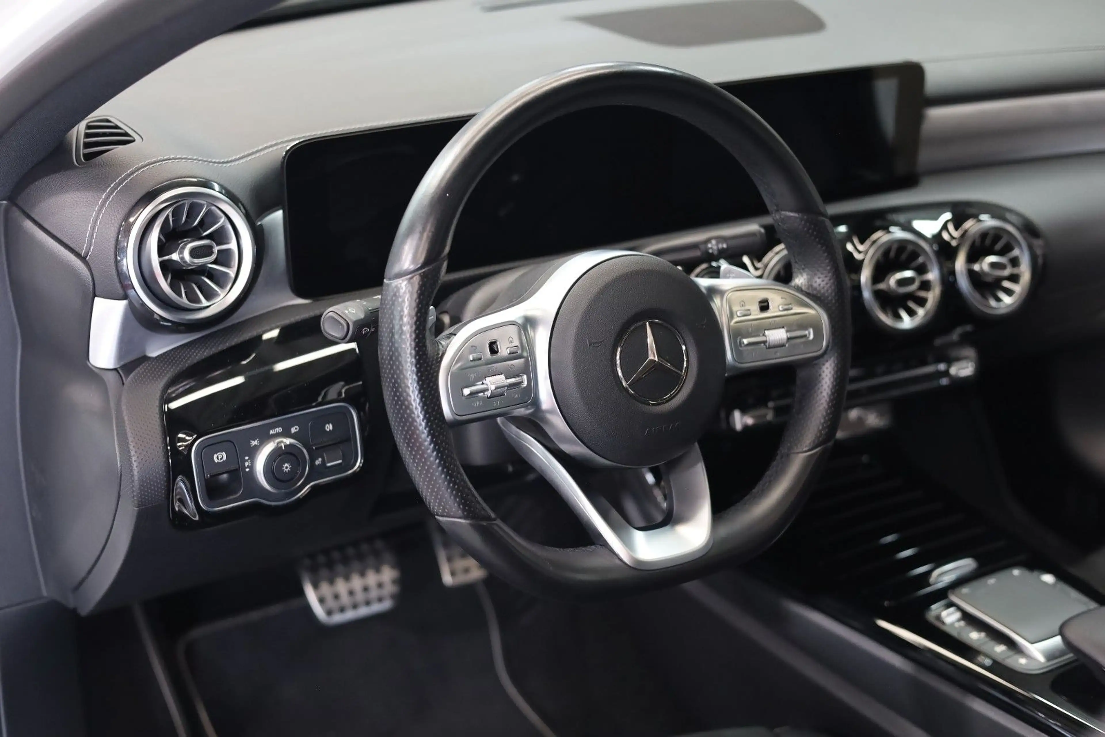 Mercedes-Benz A 250 e Edition 2020*AMG *Pano*Led*Night Paket — photo 13
