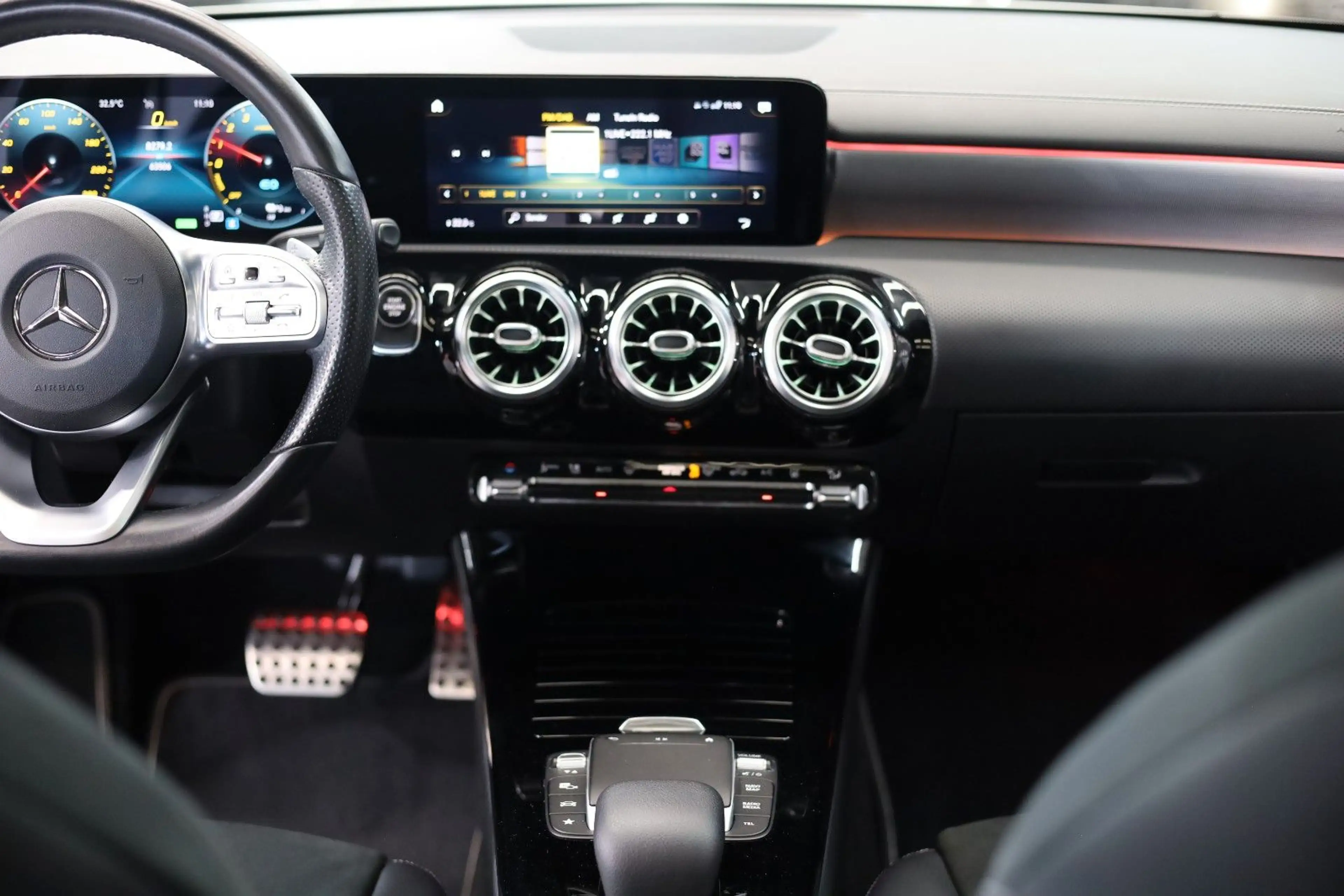 Mercedes-Benz A 250 e Edition 2020*AMG *Pano*Led*Night Paket — photo 6