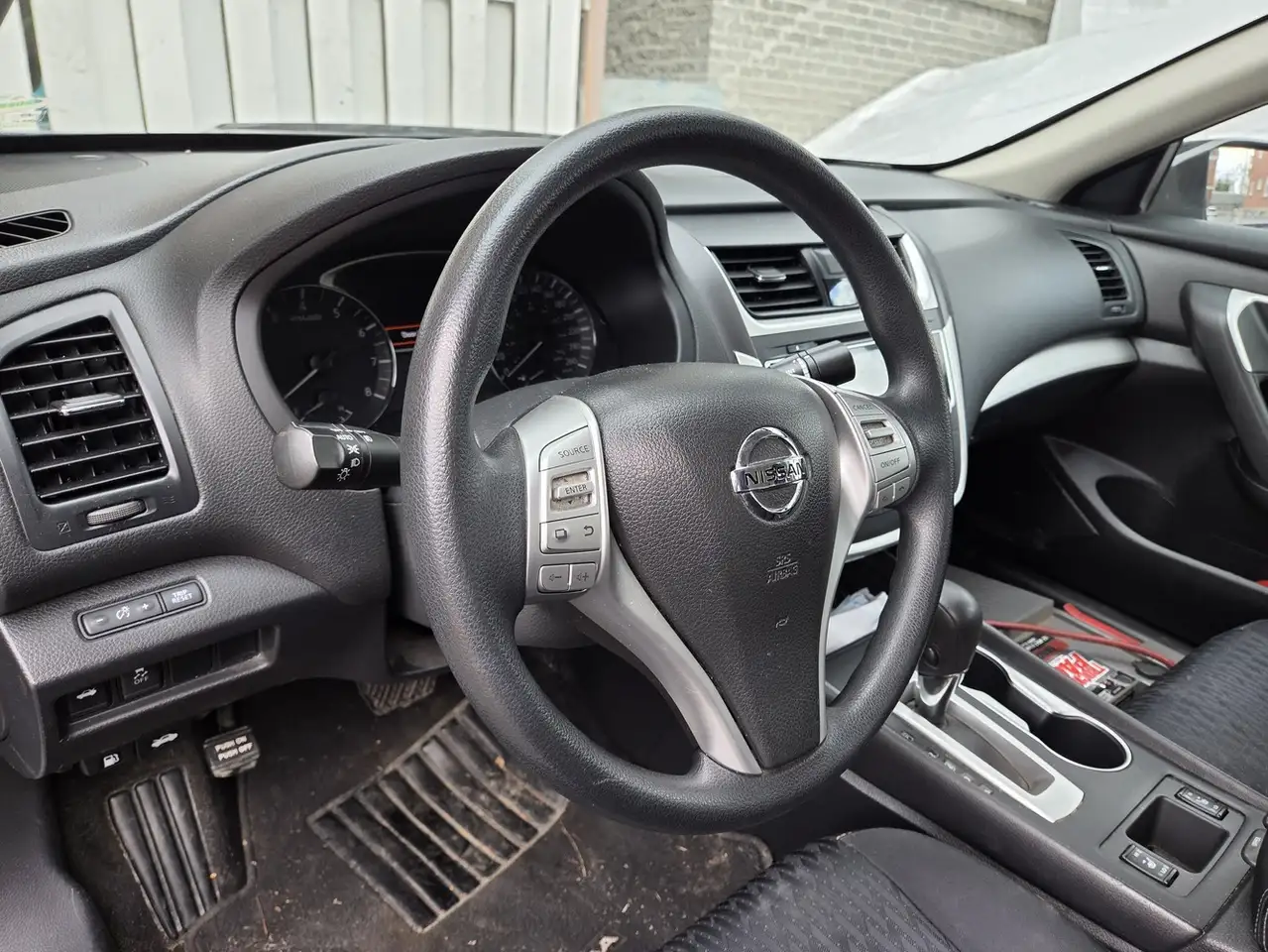 Nissan Altima снимка Nissan Altima