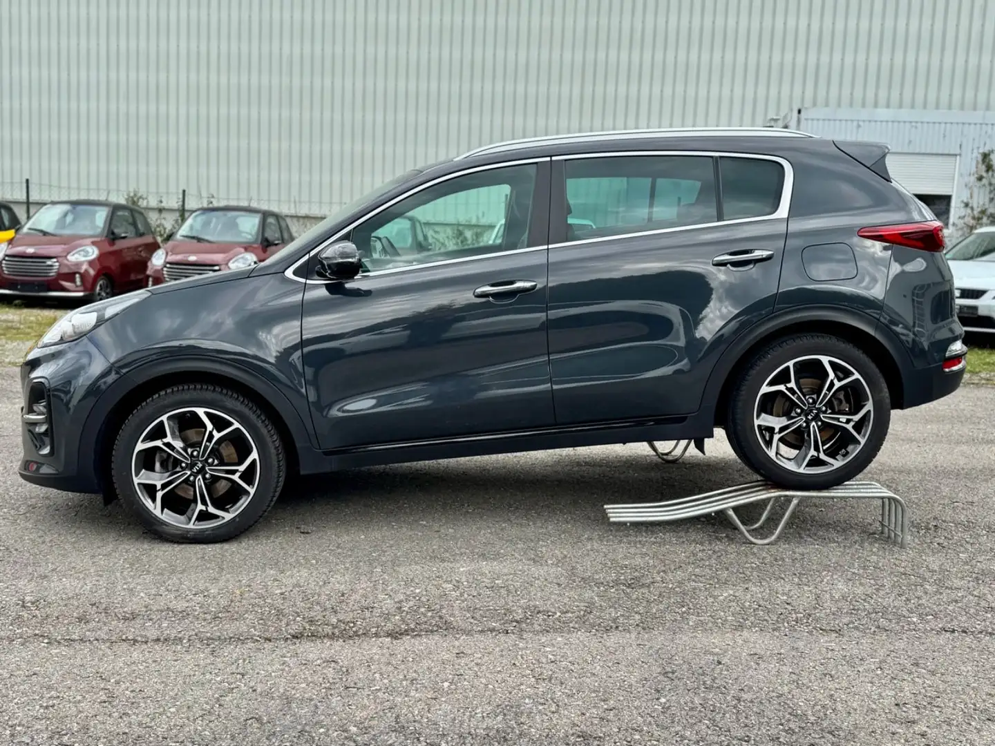 Kia Sportage 1.6 CRDI 136 Mild-Hybrid DCT7 GT Line Grau - 2