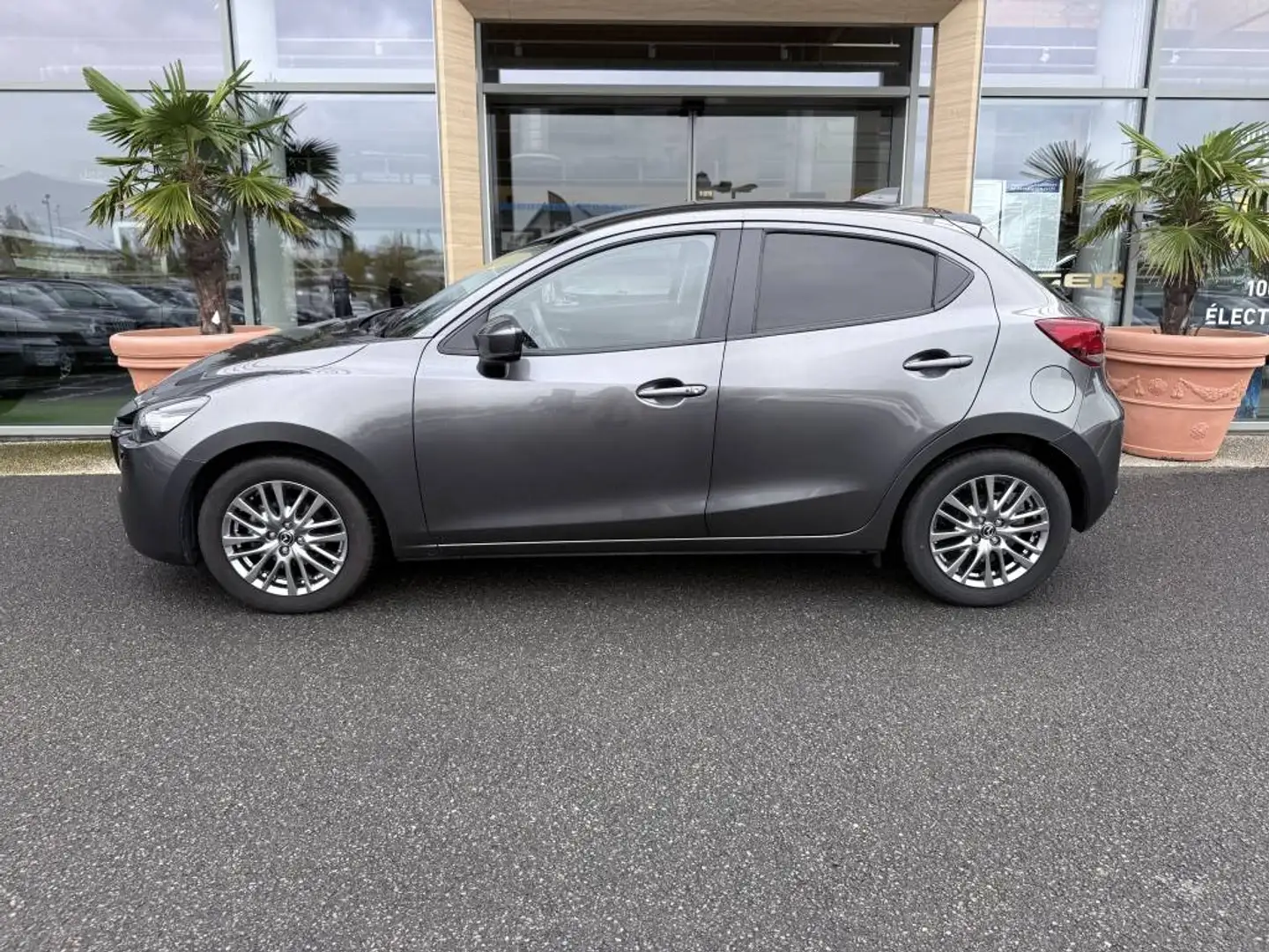 Mazda 2 MAZDA2 1.5L E-SA G M HYBRID 90CH EXCLUSIVE-LINE Gris - 2