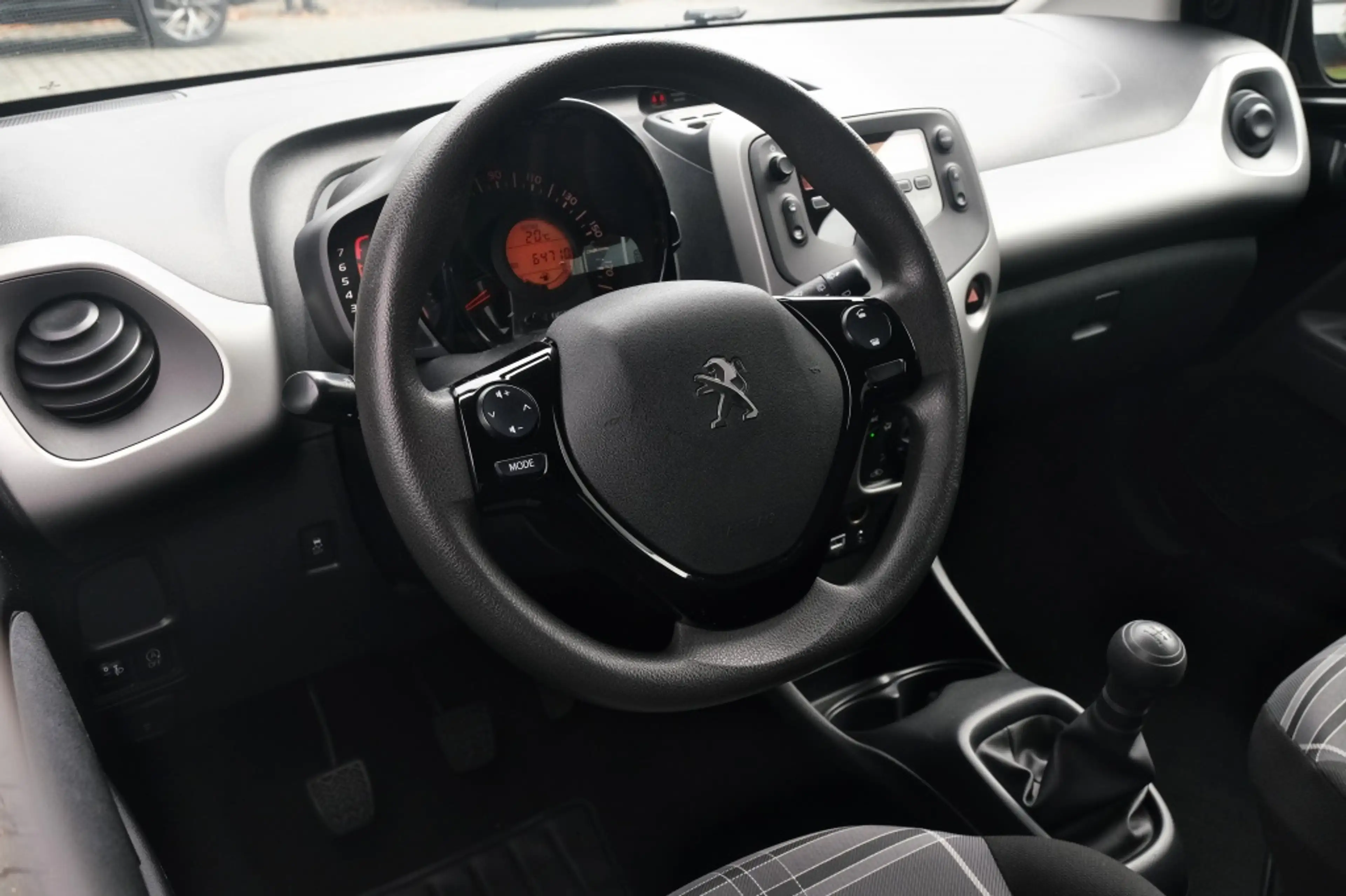 Peugeot 108 1.0 e-VTi Active Airco — photo 10