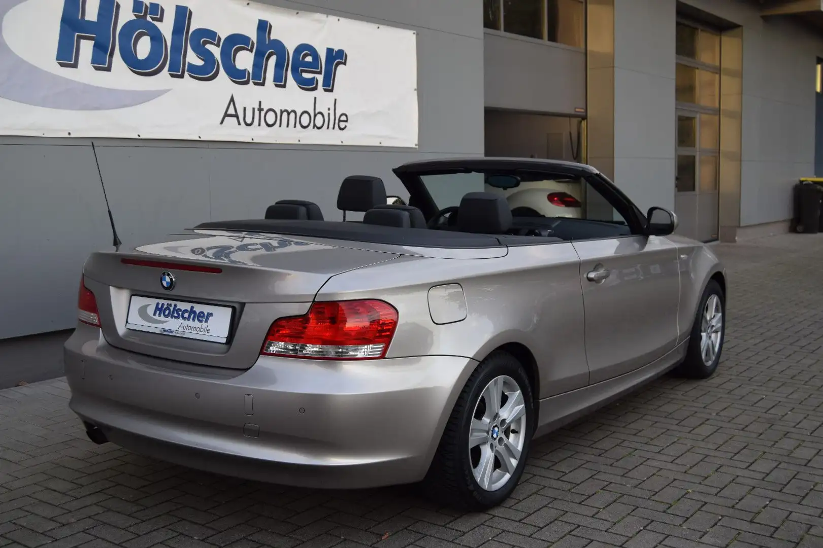 BMW 118 i, Cabrio ,Leder,Sitzh,Parks,Allwetterr. Braun - 2