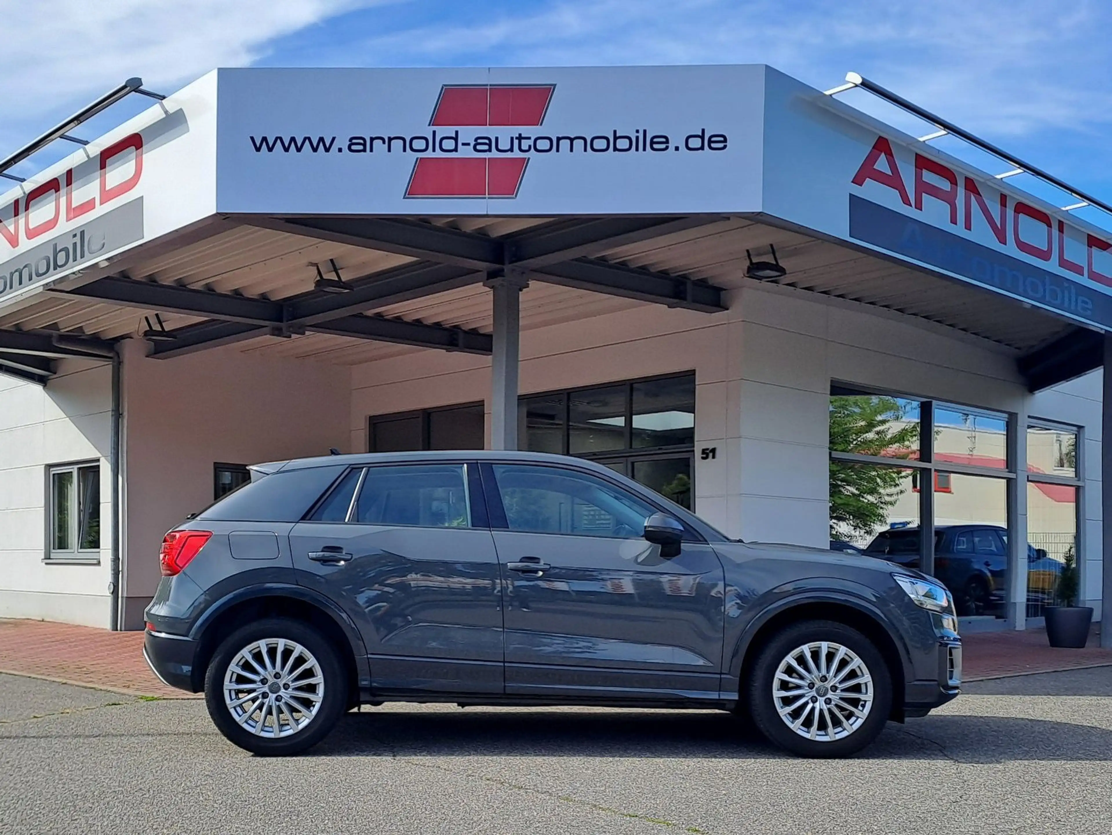 Audi Q2 30 TDI S tronic design — photo 3
