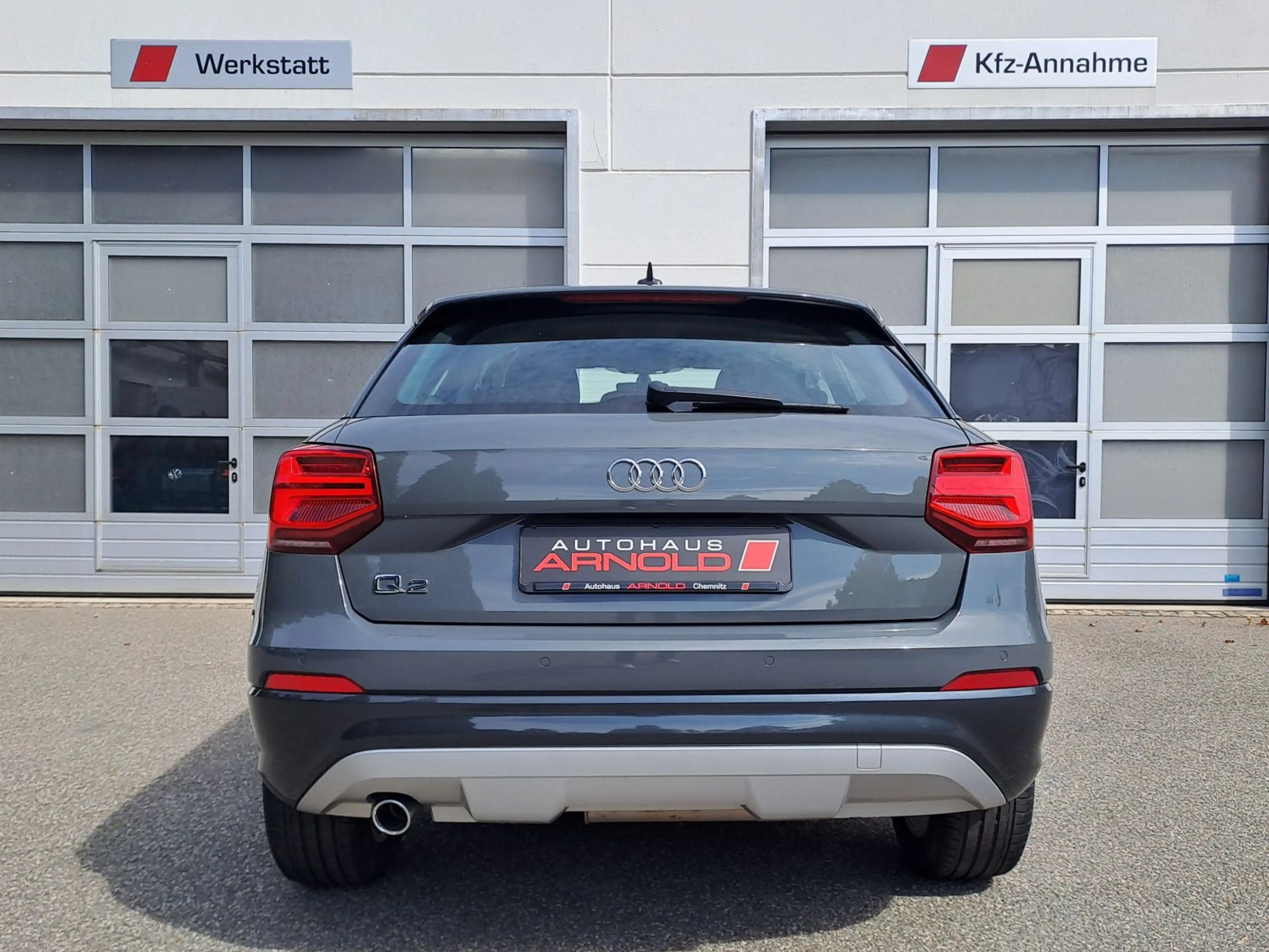 Audi Q2 30 TDI S tronic design — photo 7