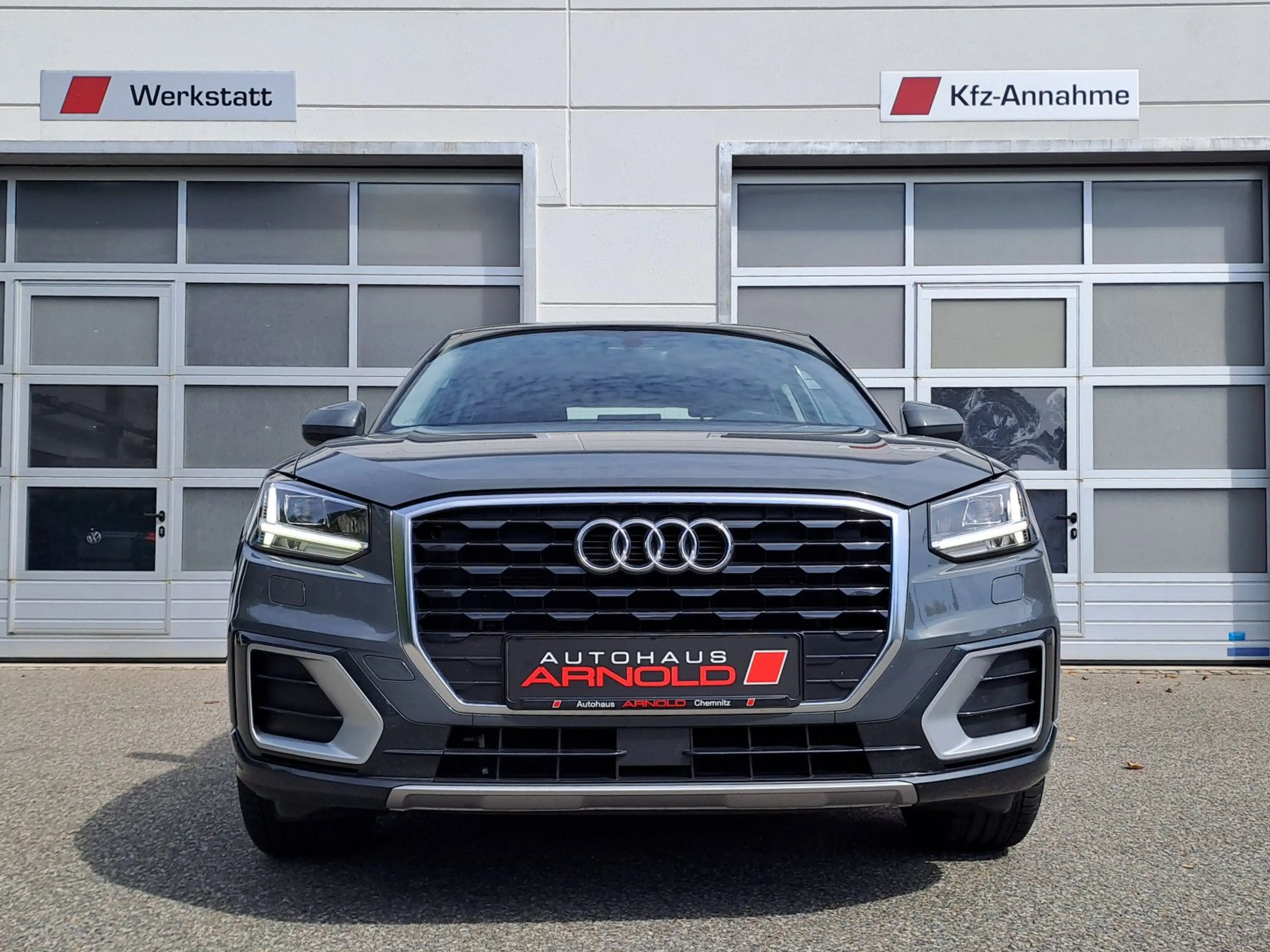 Audi Q2 30 TDI S tronic design — photo 8