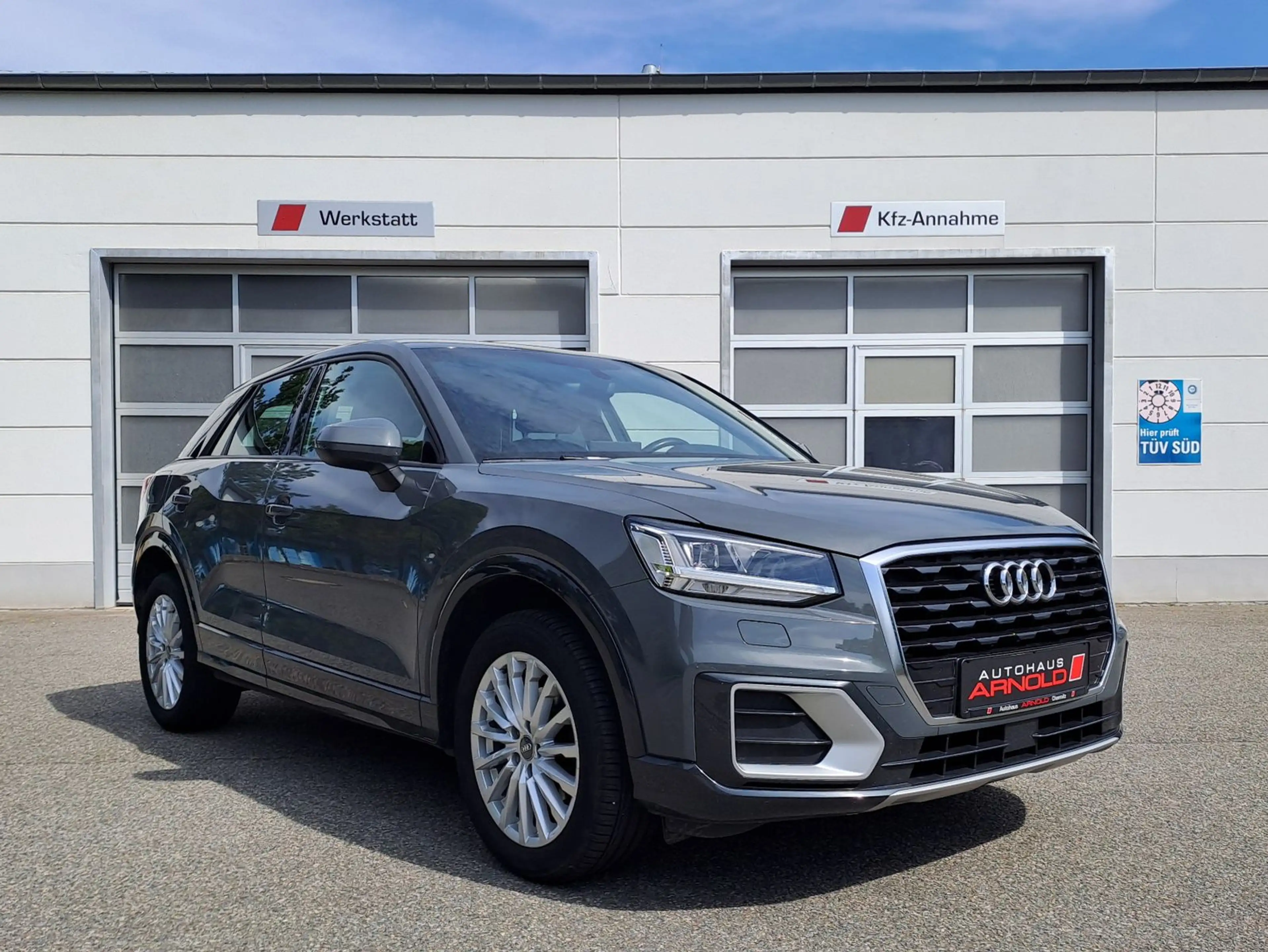 Audi Q2 30 TDI S tronic design — photo 6