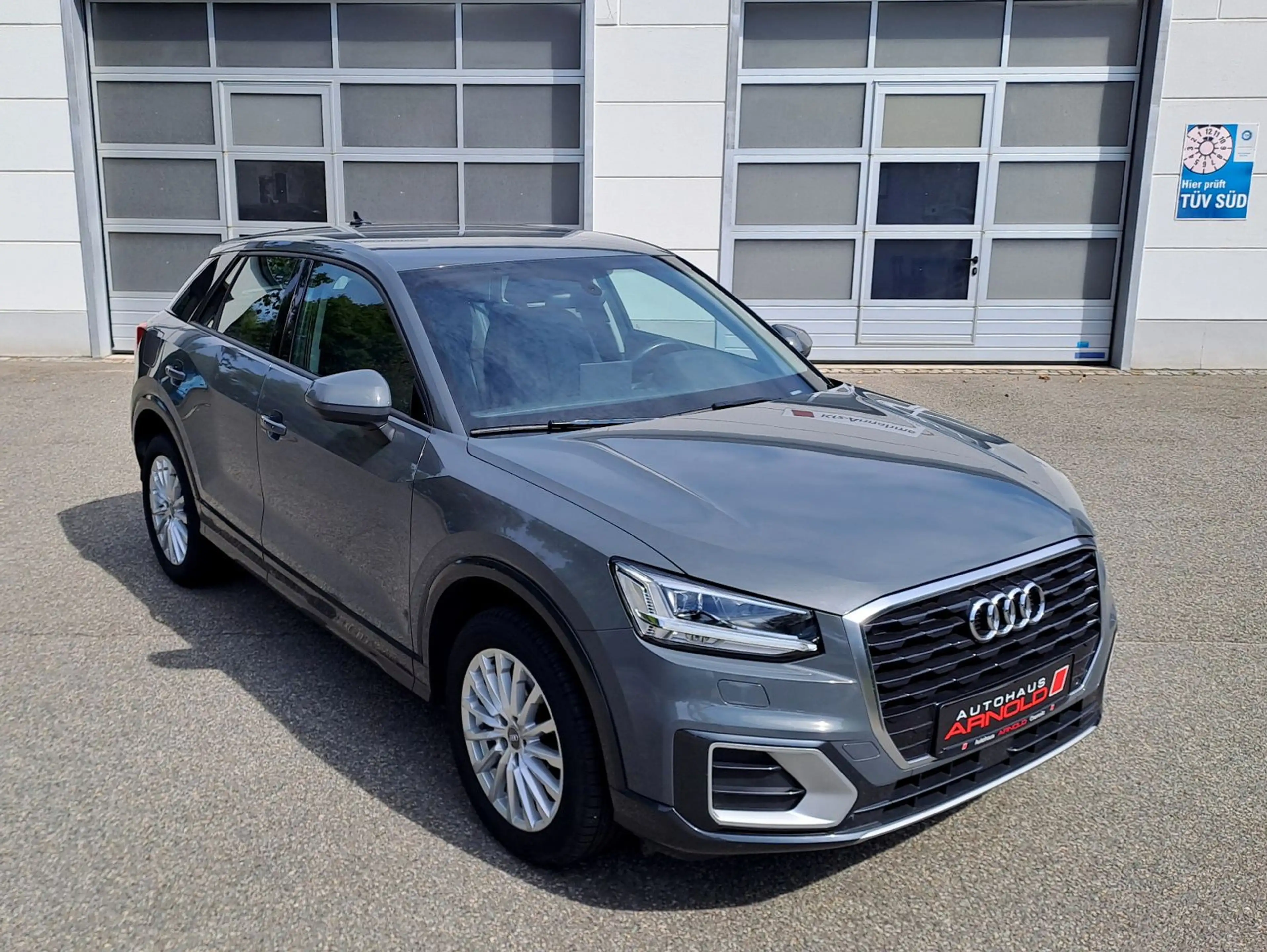 Audi Q2 30 TDI S tronic design — photo 4