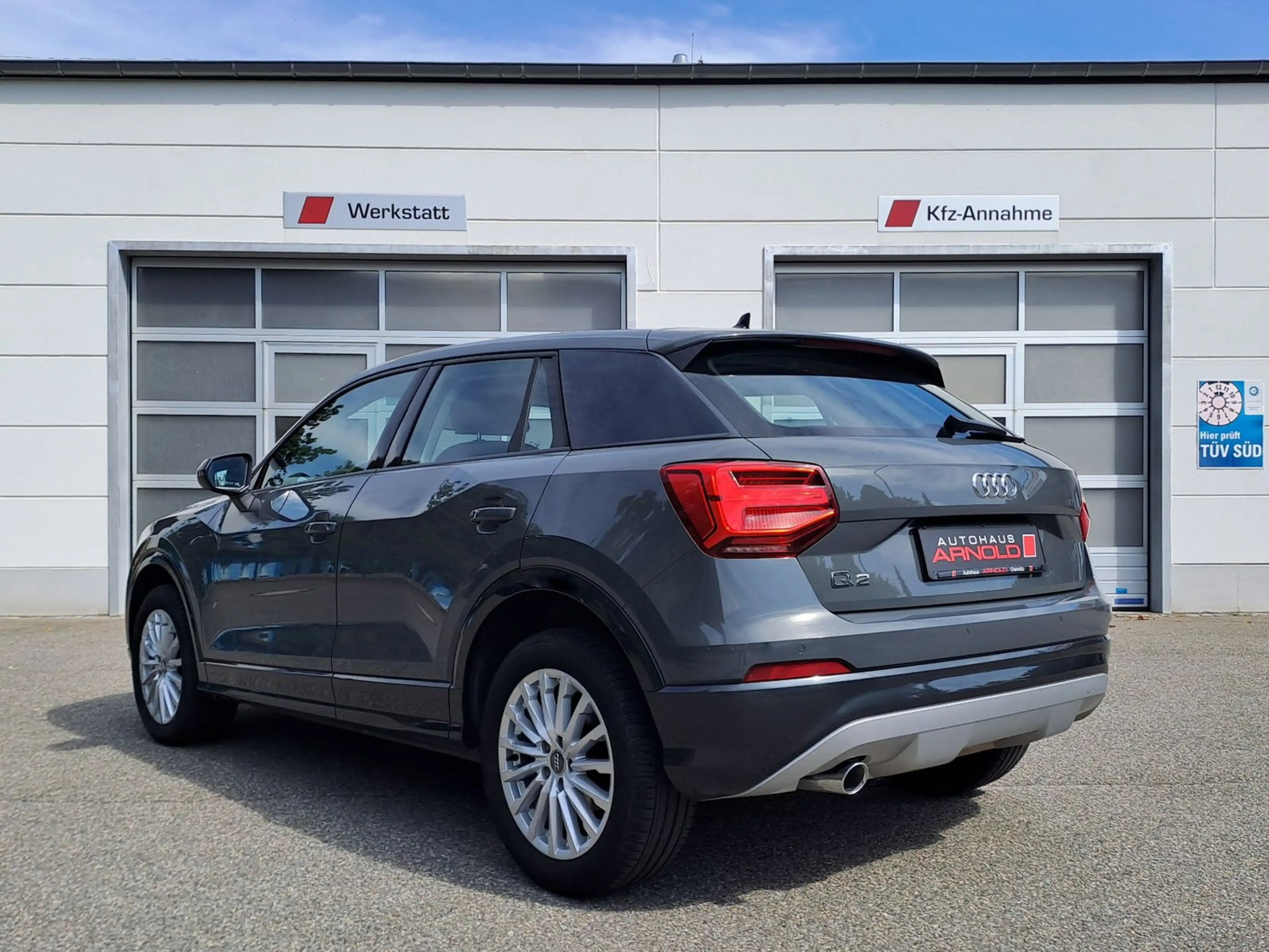 Audi Q2 30 TDI S tronic design — photo 5