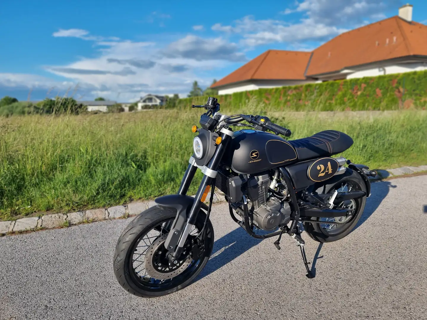 Skyteam Skyteam Tracker 125i Cafe Racer Černá - 2