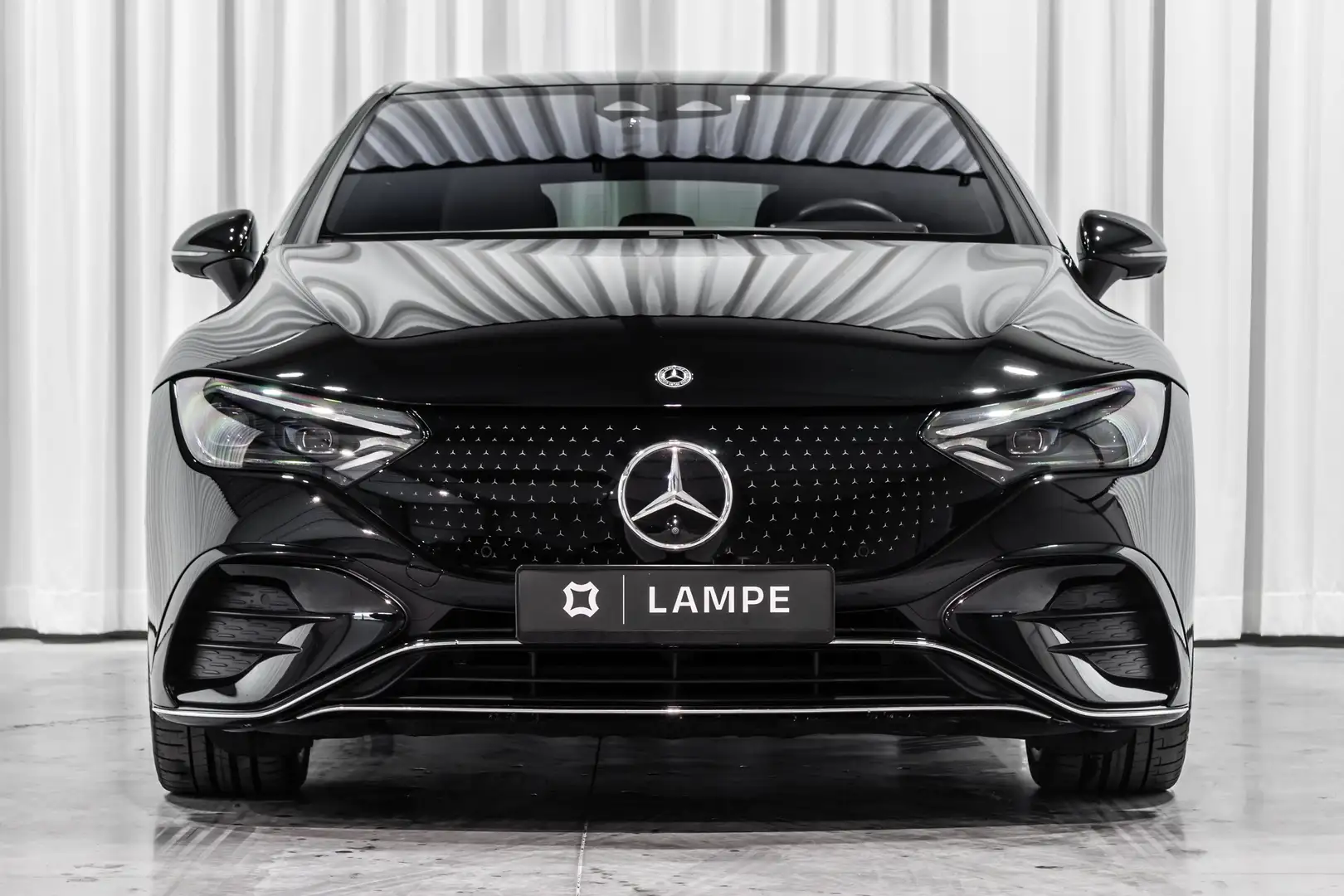 Mercedes-Benz EQE 350 AMG Line Burmester Trekh Airmatic ActiveSteering Чорний - 2