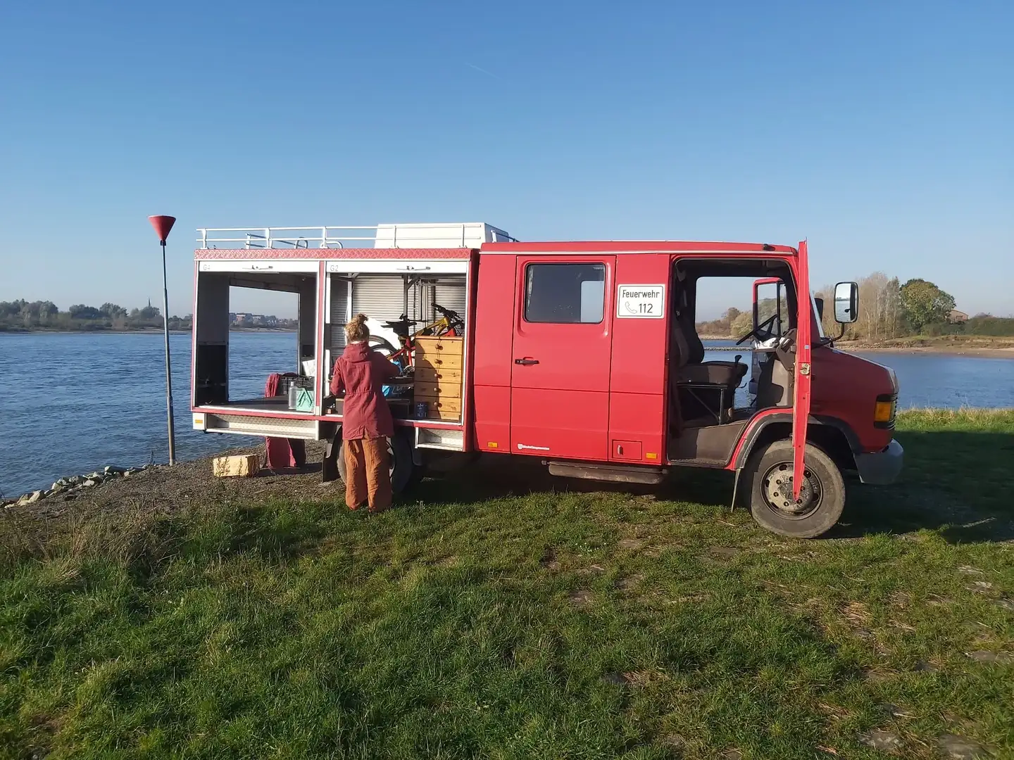Mercedes-Benz Vario 711 D Brandweer Camper Foodtruck Roşu - 2
