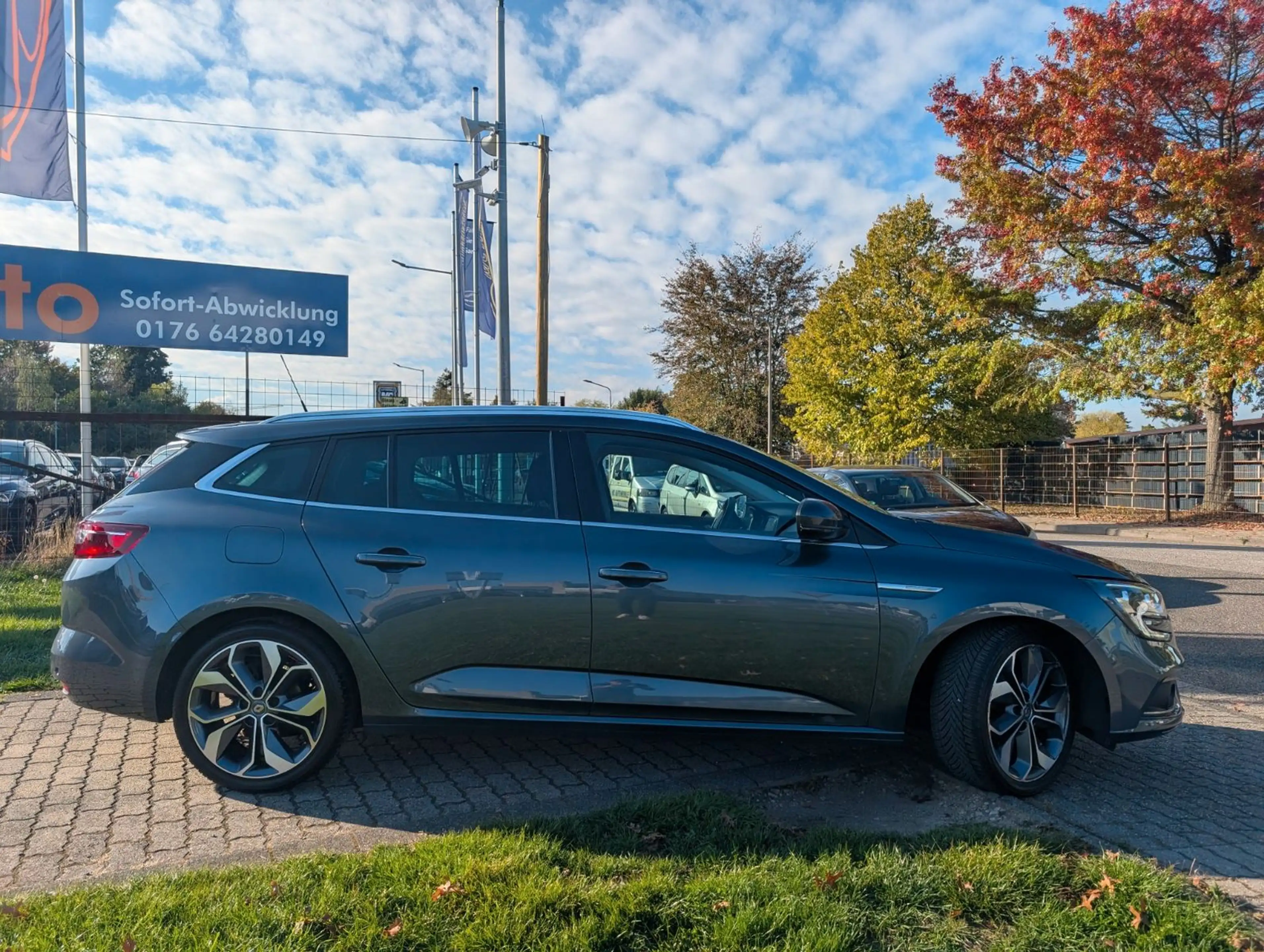 Renault Megane IV Grandtour Limited*1-HAND*KAMERA*PDC !! — photo 11