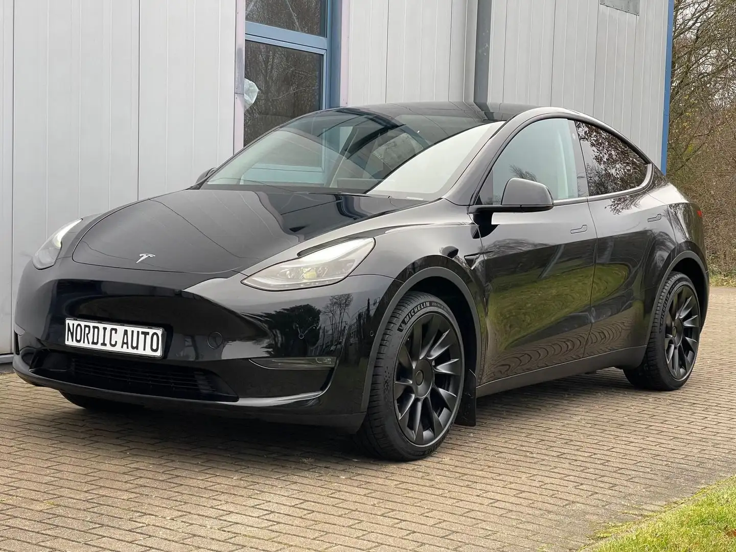 Tesla Model Y Long Range Dual AWD FSD AHK 8fachbereift Noir - 1