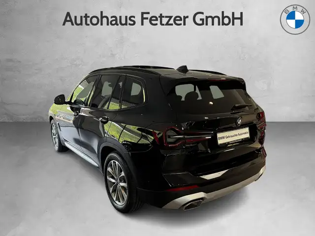 BMW X3 view 8