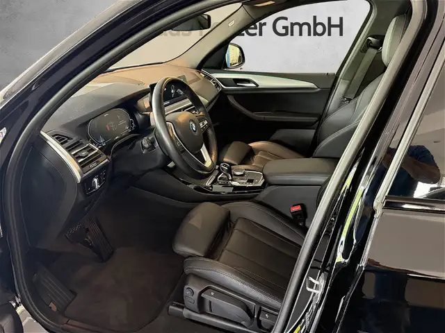 BMW X3 view 4