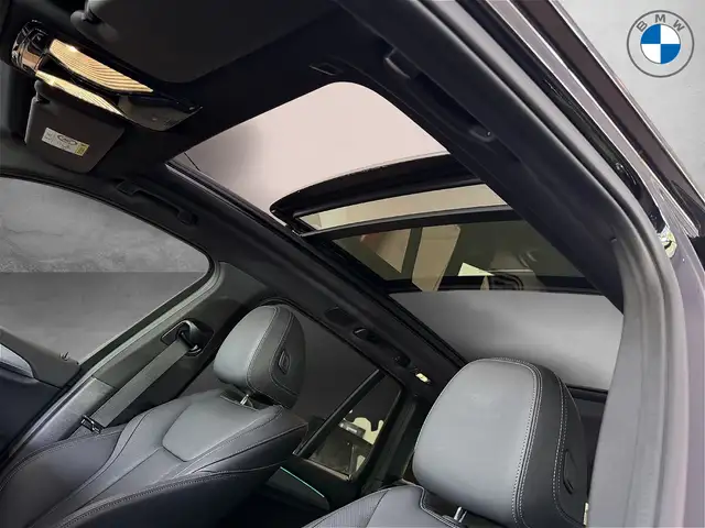 BMW X3 view 5