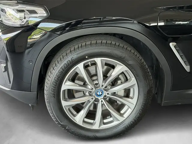 BMW X3 view 2