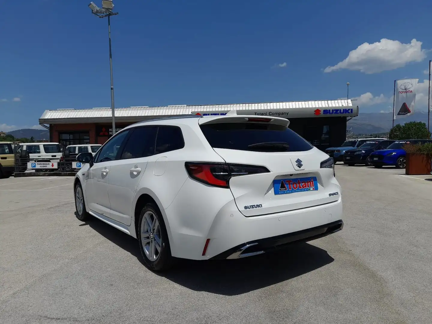 Suzuki Swace 1.8 Hybrid E-CVT 2WD Top Bianco - 2