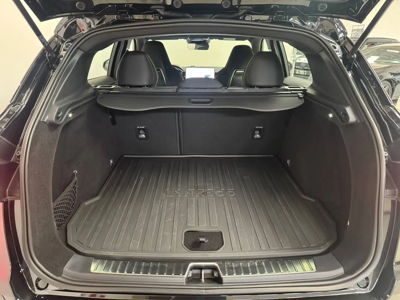 Lynk & Co 01 PHEV 1.5T PHEV Core, миниатюра 17