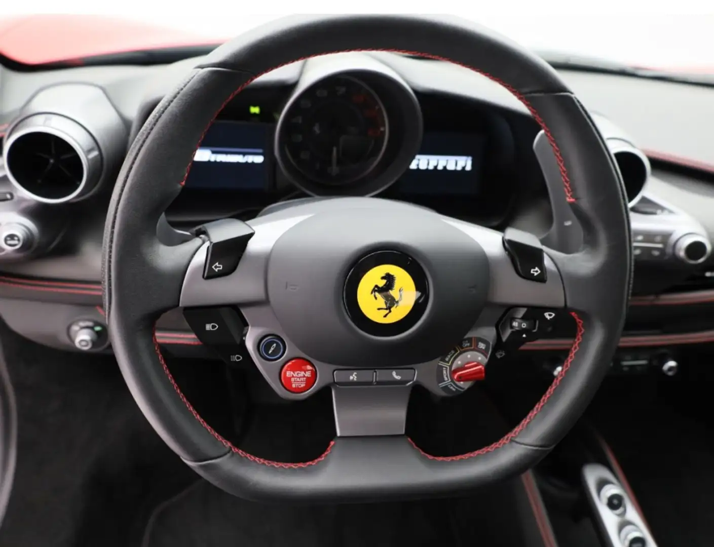 Ferrari F8 Tributo Rojo - 2