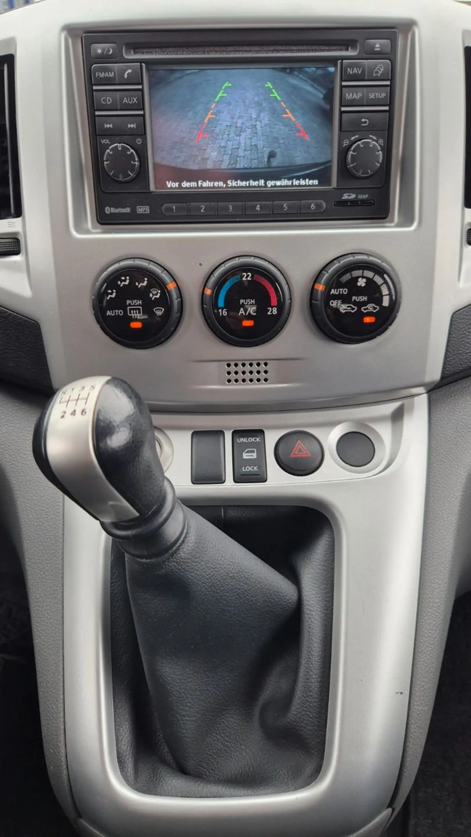 Nissan NV200 /Evalia Evalia Tekna — photo 7
