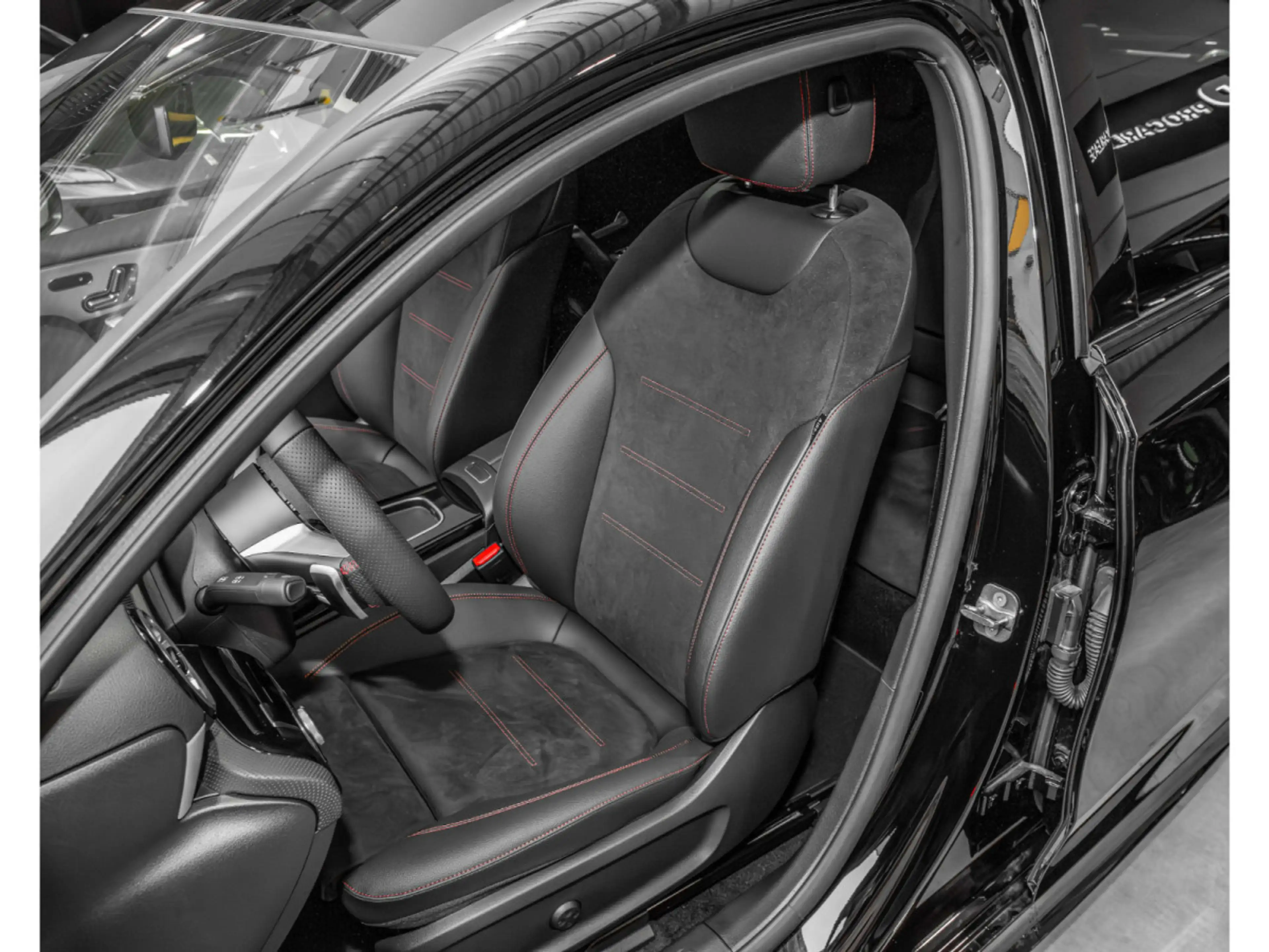 Mercedes-Benz A 200 A 200 1.4T 7G-DCT FULL/AMG/PANO/360°/VOLL — photo 10