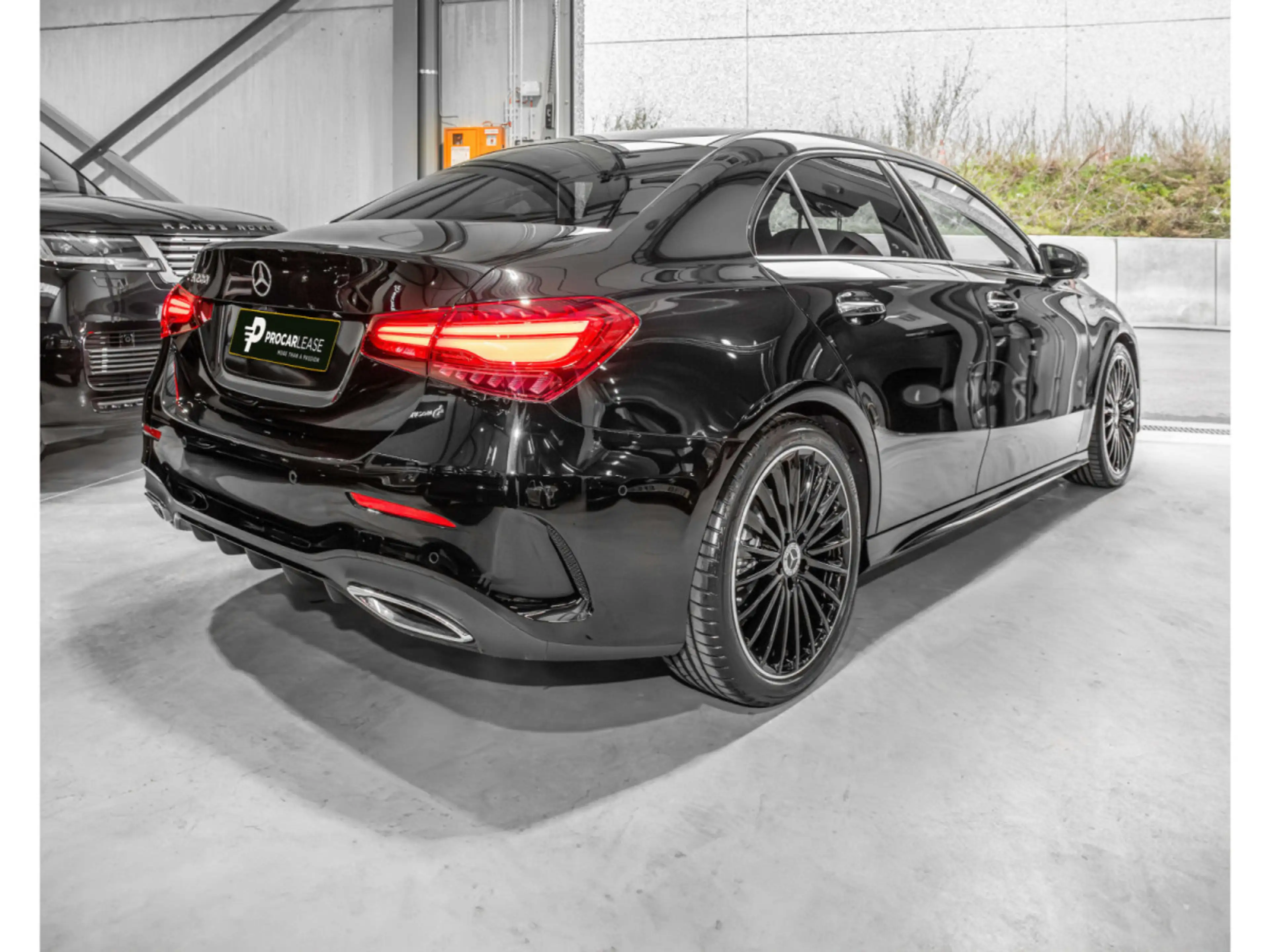 Mercedes-Benz A 200 A 200 1.4T 7G-DCT FULL/AMG/PANO/360°/VOLL — photo 3