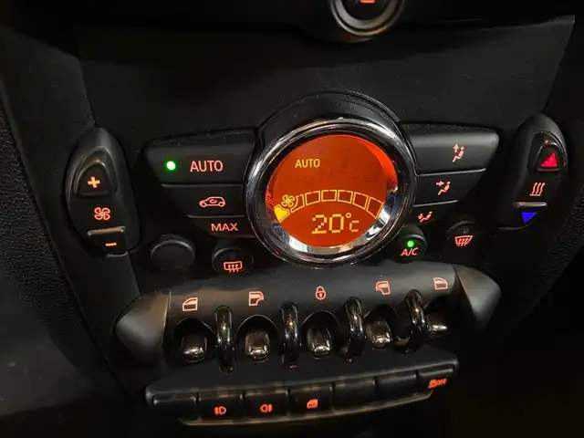 Mini Cooper Cooper view 10