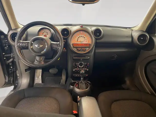 Mini Cooper Cooper view 5