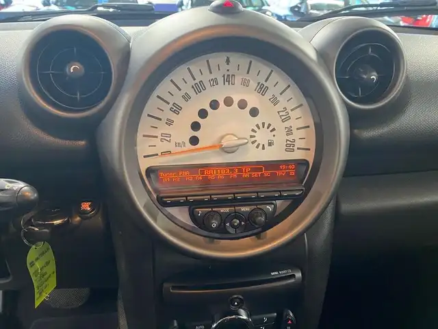 Mini Cooper Cooper view 9