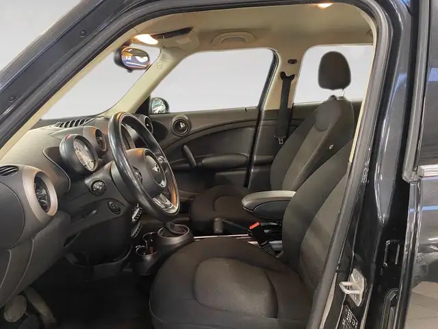 Mini Cooper Cooper view 6
