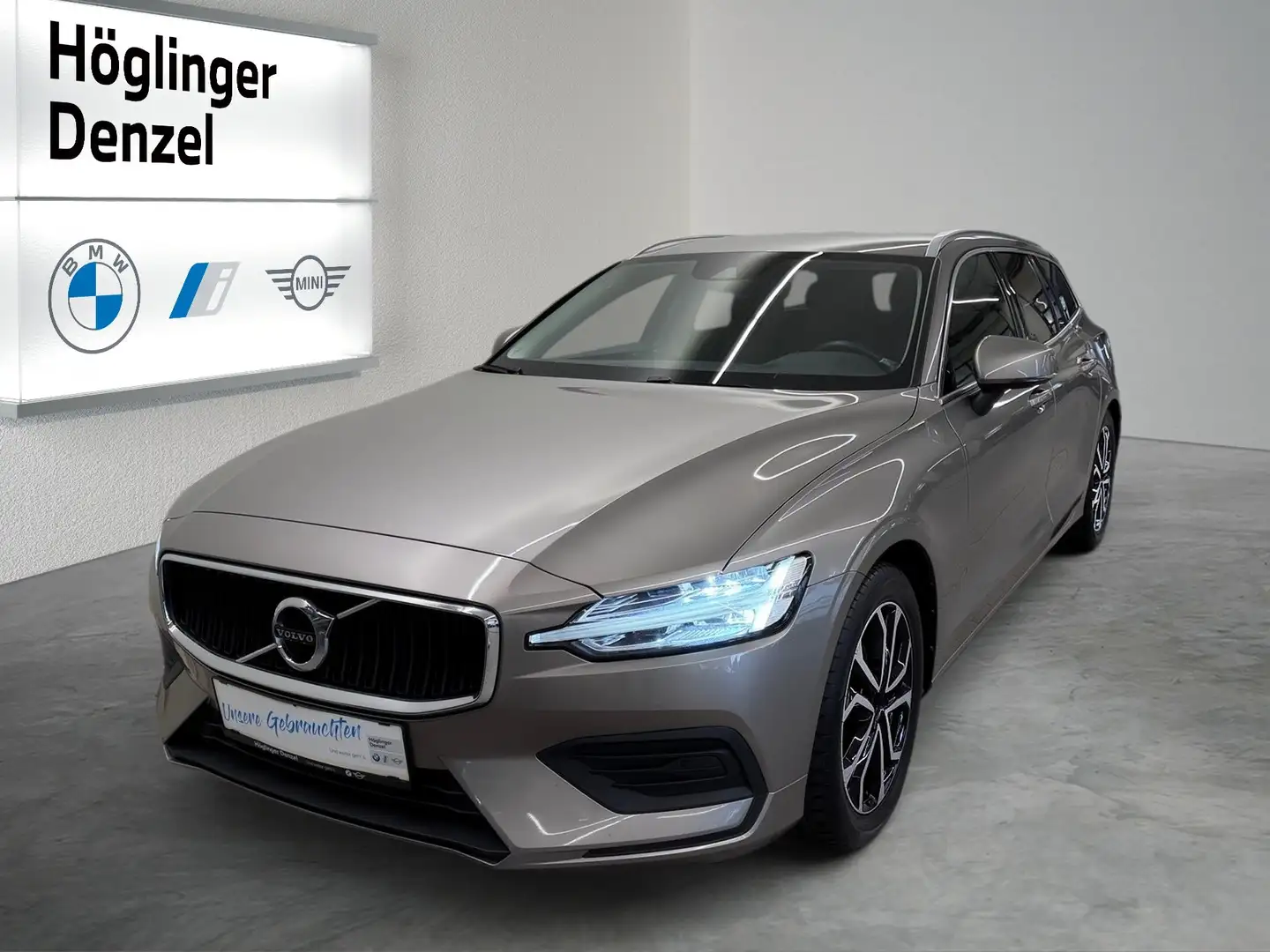 Volvo V60 D3 Momentum Geartronic Beige - 1