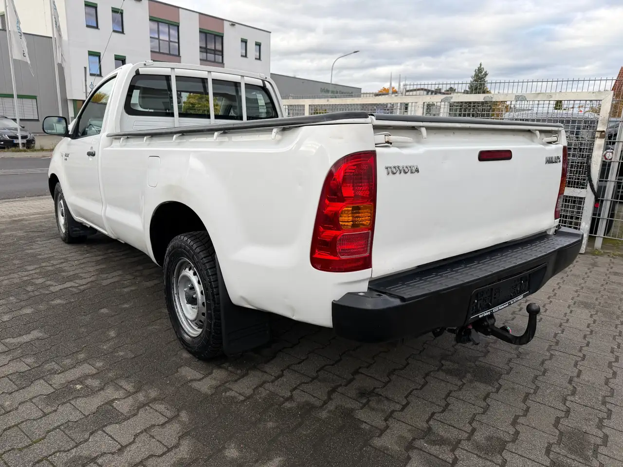 TOYOTA HILUX SINGLE CAB - 102 ch - 110 925KMS - BVM - DISTRIBUTION FAITE