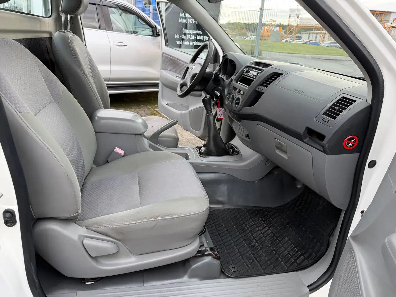 TOYOTA HILUX SINGLE CAB - 102 ch - 110 925KMS - BVM - DISTRIBUTION FAITE