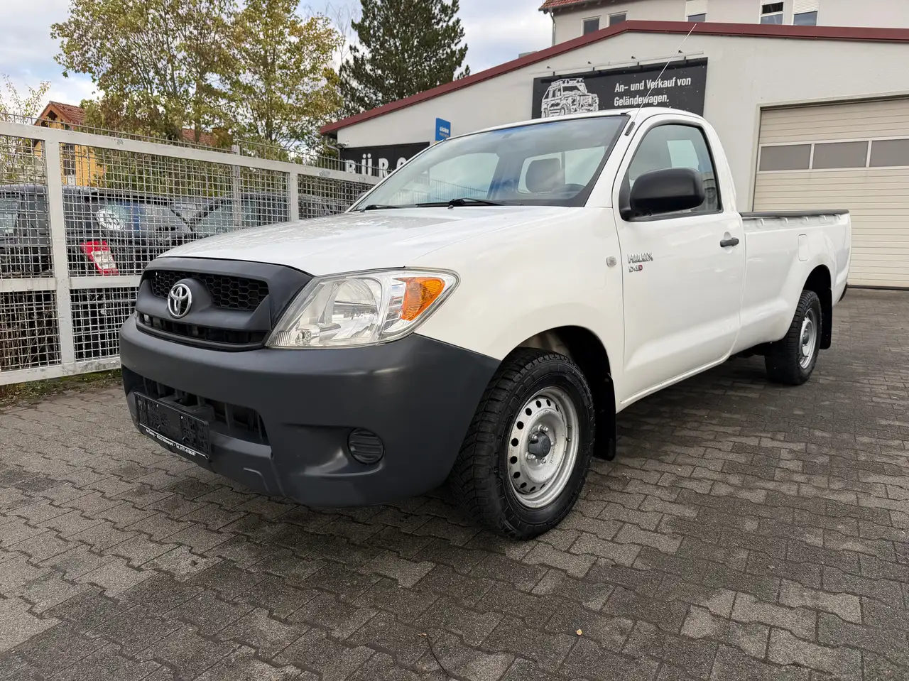TOYOTA HILUX SINGLE CAB - 102 ch - 110 925KMS - BVM - DISTRIBUTION FAITE